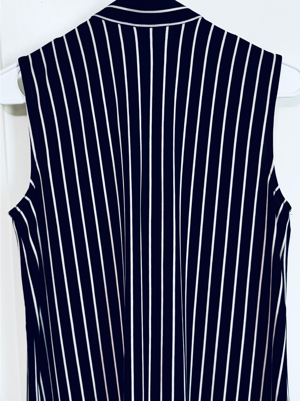 Ann Taylor Navy Stripe Tie Neck Sleeveless Blouse Bow Front Button Top S - Picture 9 of 11